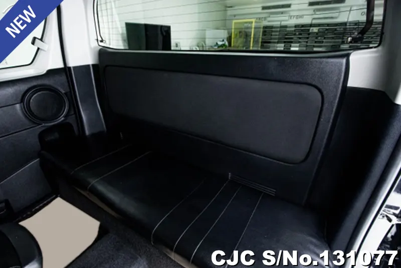 Toyota Hilux in Gray for Sale Image 9