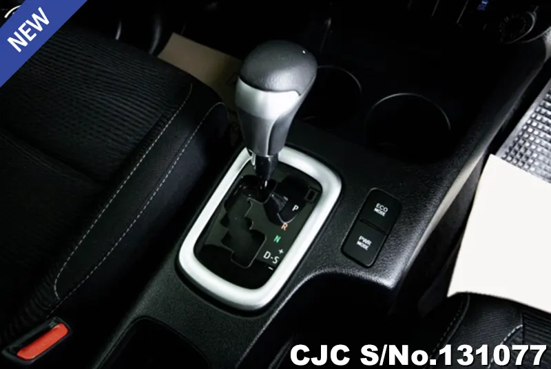 2021 Toyota / Hilux / Revo Stock No. 131077