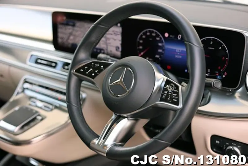 2024 Mercedes Benz / V Class Stock No. 131080