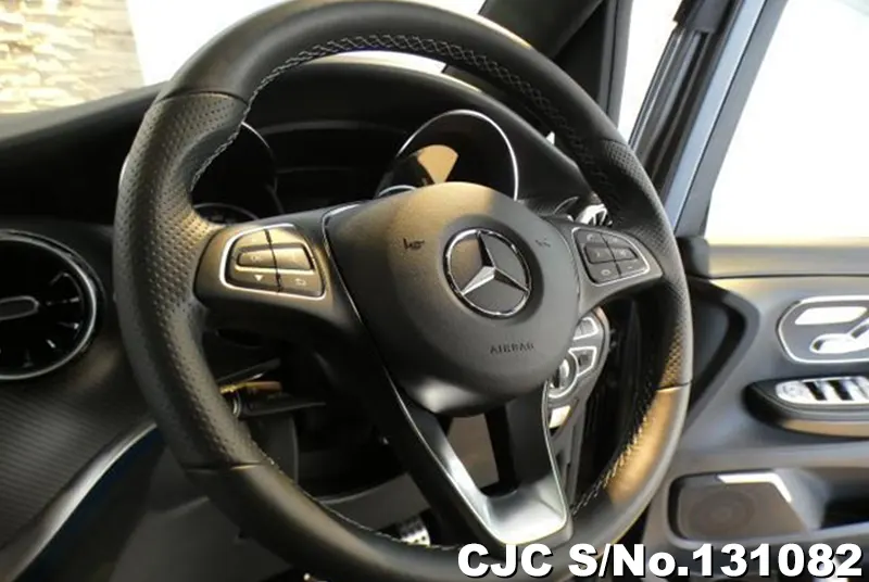 2023 Mercedes Benz / V Class Stock No. 131082