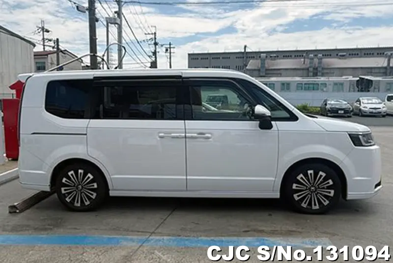 2025 Honda / Step Wagon Stock No. 131094