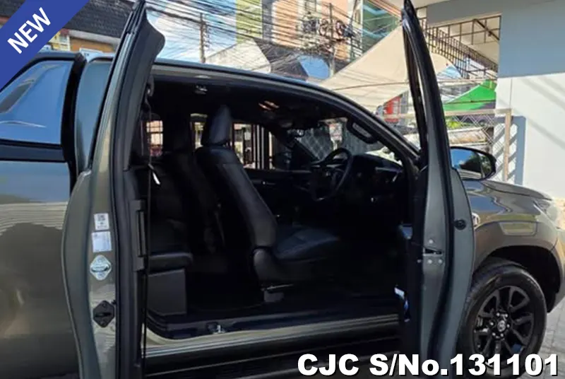 Toyota Hilux in Oxide Bronze Metallic for Sale Image 5