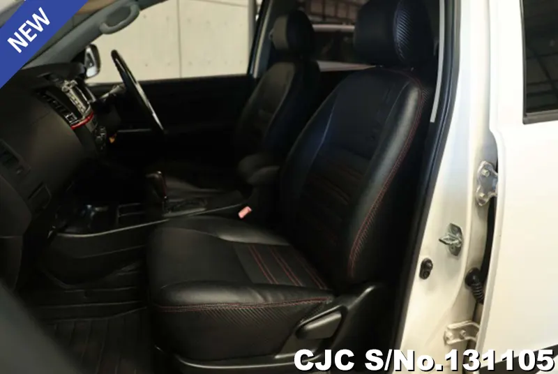 Toyota Hilux in White for Sale Image 9