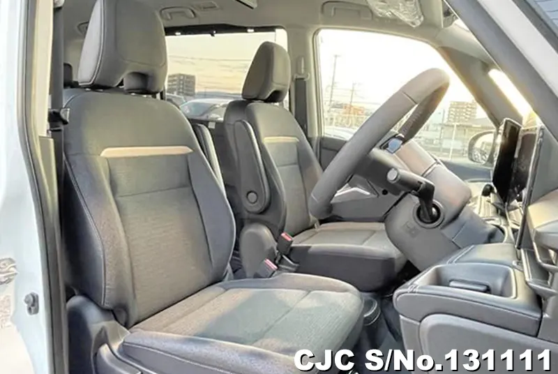 2025 Nissan / Serena Stock No. 131111