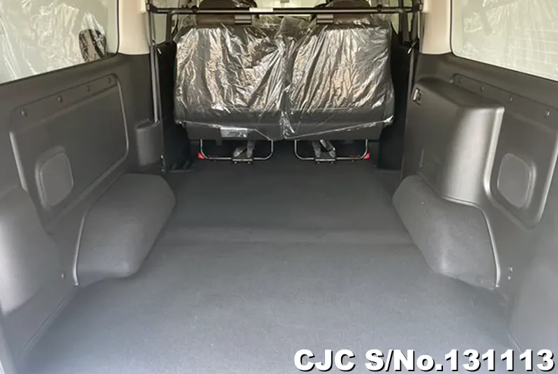 2025 Nissan / Caravan Stock No. 131113