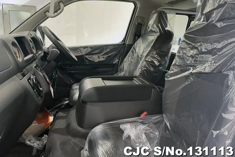 2025 Nissan / Caravan Stock No. 131113