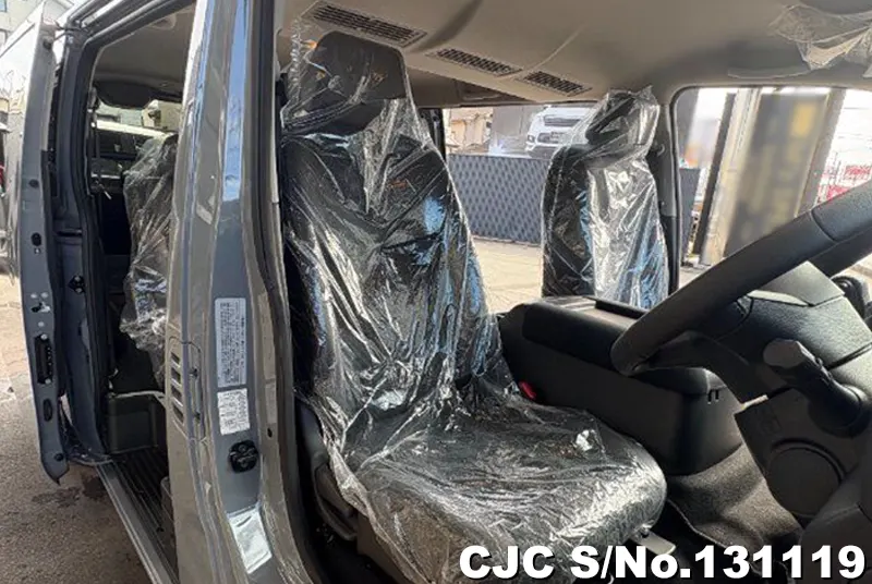 2025 Nissan / Caravan Stock No. 131119