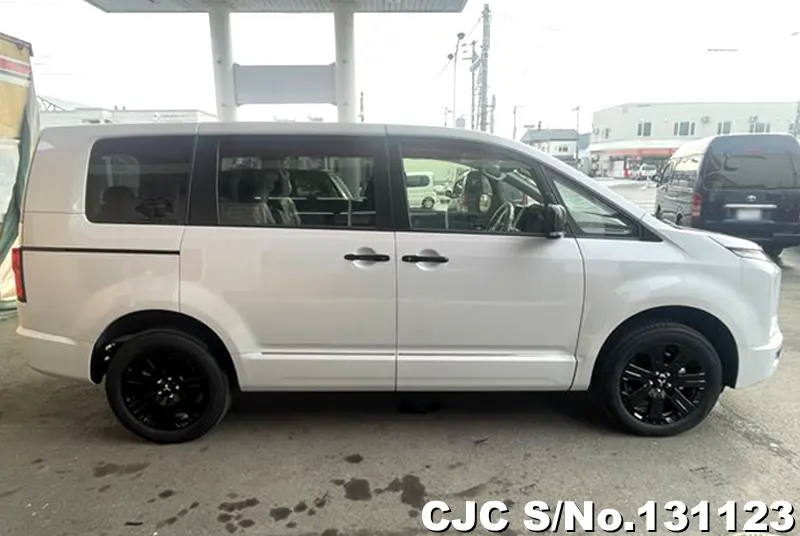 2025 Mitsubishi / Delica D5 Stock No. 131123