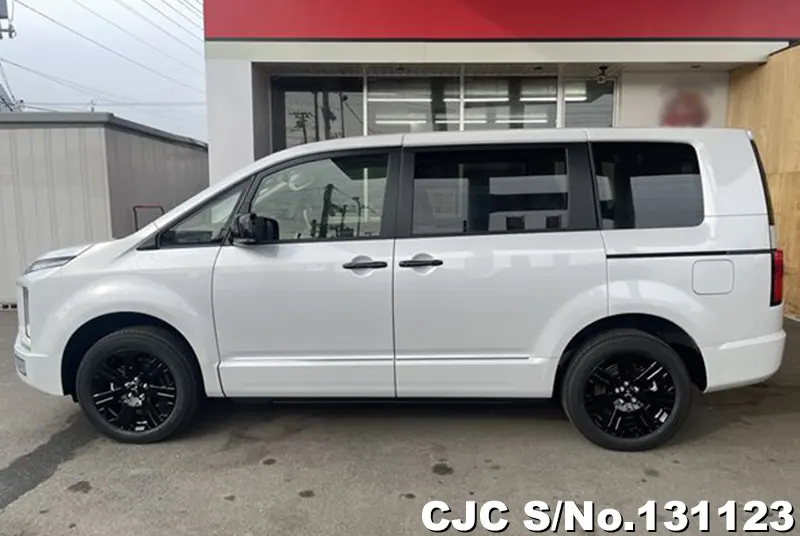 2025 Mitsubishi / Delica D5 Stock No. 131123