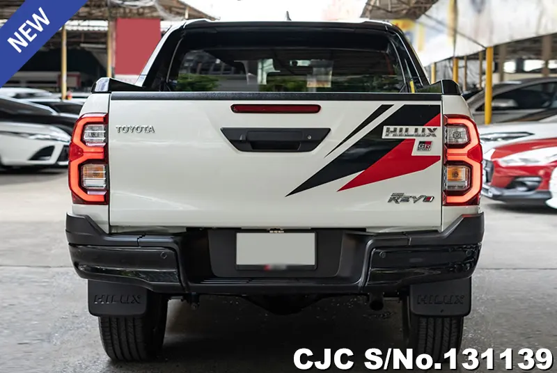 Toyota Hilux in White for Sale Image 5