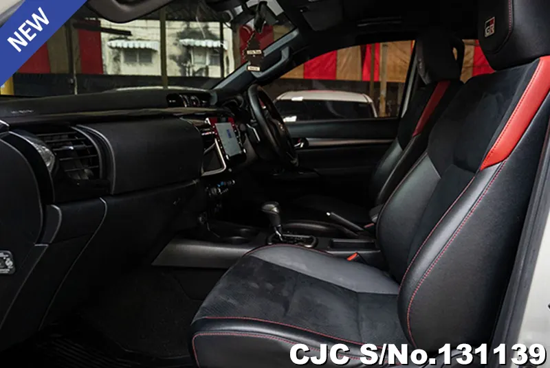 Toyota Hilux in White for Sale Image 8