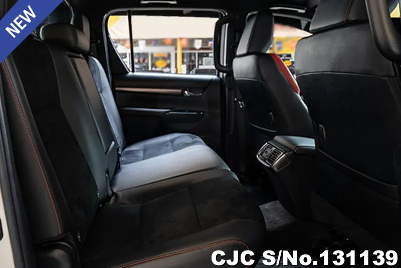 Toyota Hilux in White for Sale Image 9