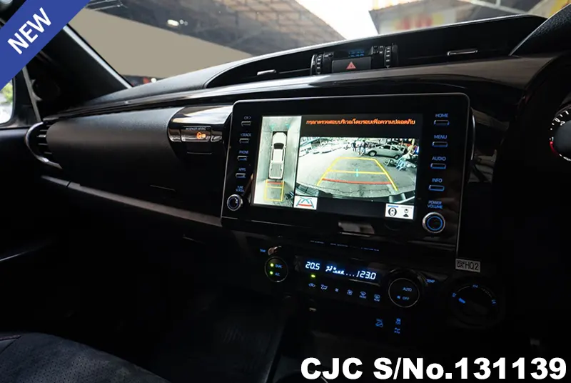 Toyota Hilux in White for Sale Image 12