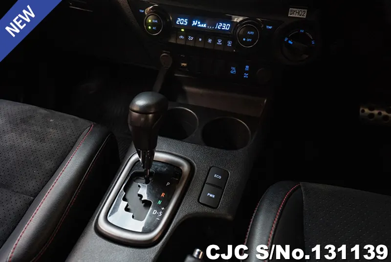 Toyota Hilux in White for Sale Image 13