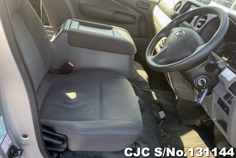 2018 Nissan / Caravan Stock No. 131144