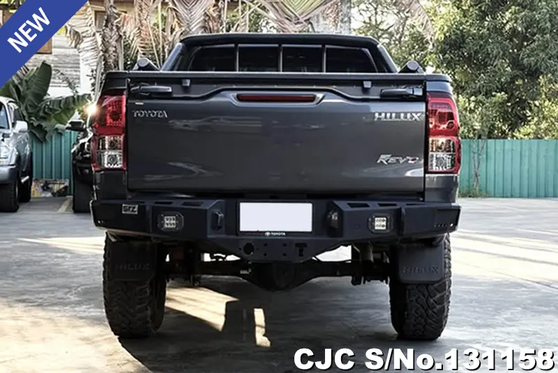 Toyota Hilux in Gray for Sale Image 5