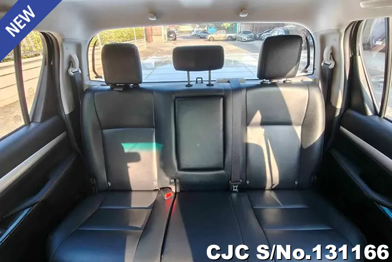 Toyota Hilux in White for Sale Image 8