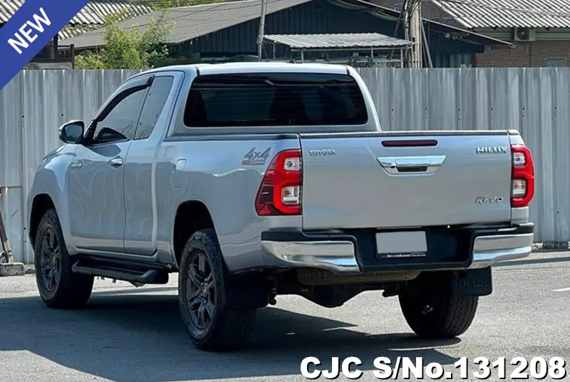 Toyota Hilux in Silver for Sale Image 1
