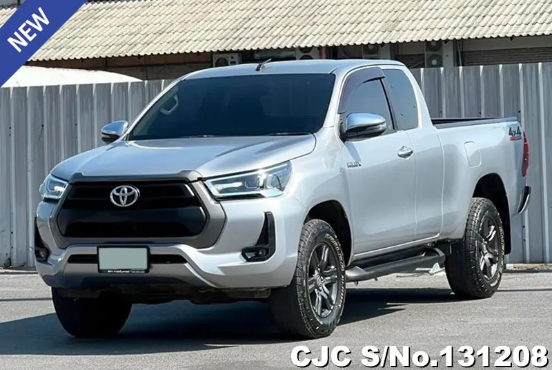 Toyota Hilux in Silver for Sale Image 3