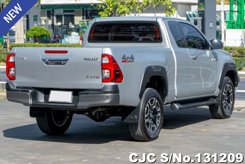 Toyota Hilux in Silver for Sale Image 1