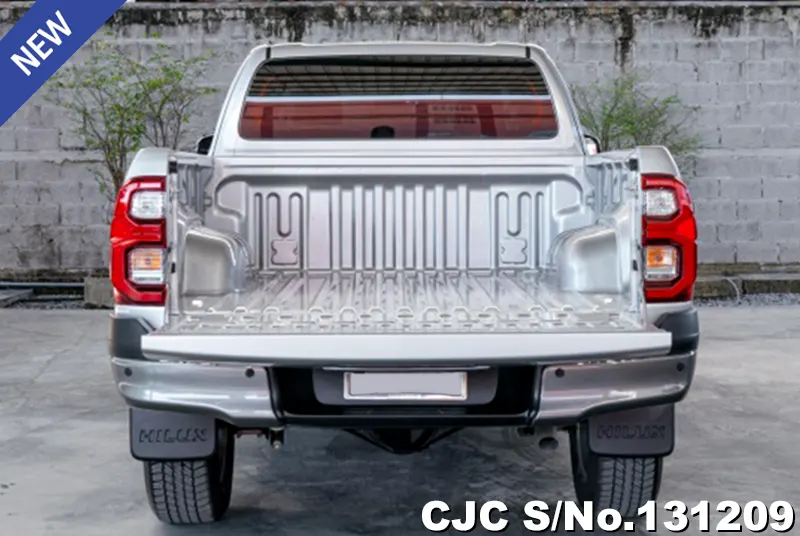 Toyota Hilux in Silver for Sale Image 3
