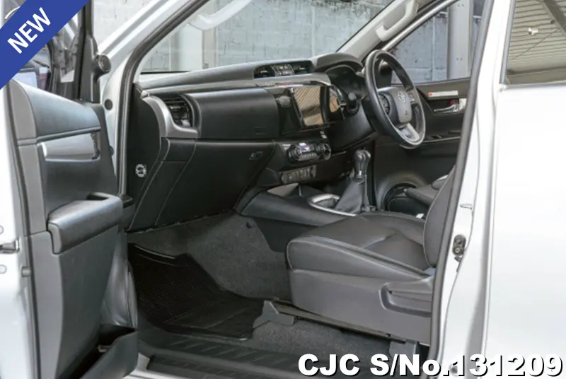 Toyota Hilux in Silver for Sale Image 6