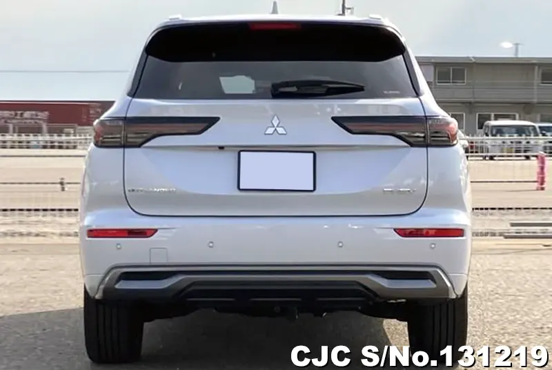 2025 Mitsubishi / Outlander Stock No. 131219