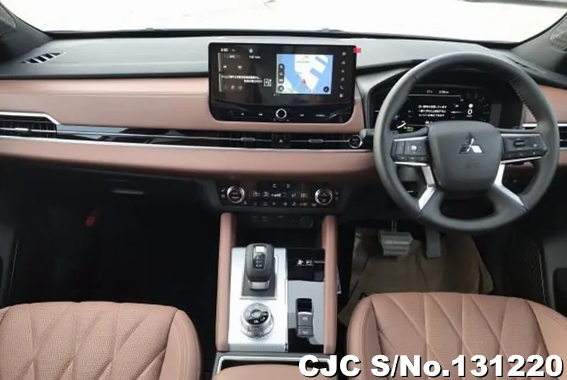 2025 Mitsubishi / Outlander Stock No. 131220