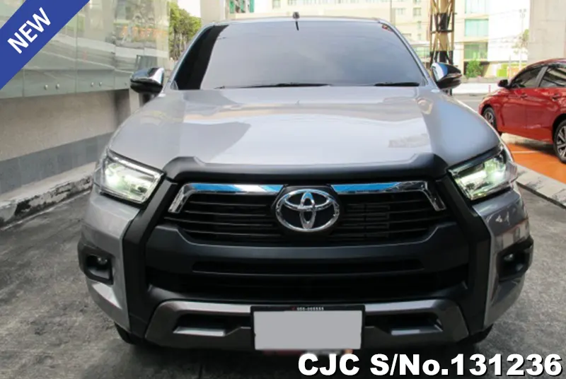 Toyota Hilux in Silver for Sale Image 4