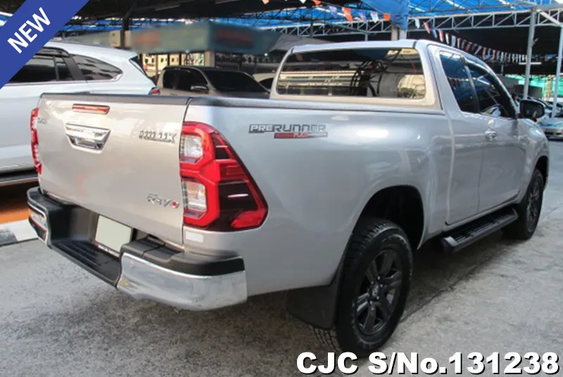 Toyota Hilux in Silver for Sale Image 2