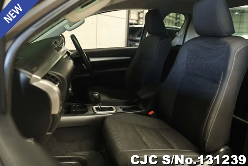 Toyota Hilux in Gray for Sale Image 5