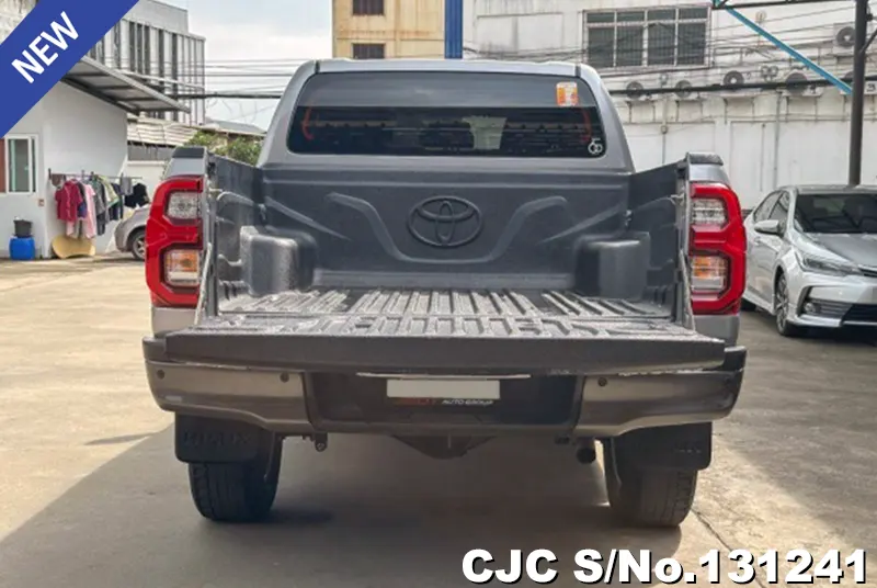 Toyota Hilux in Silver for Sale Image 3