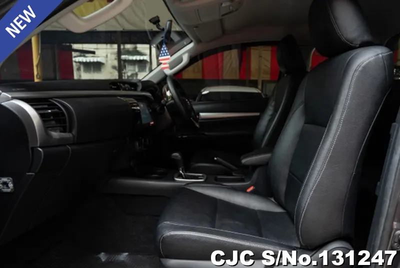 Toyota Hilux in Gray for Sale Image 8