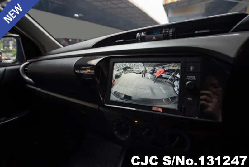 Toyota Hilux in Gray for Sale Image 12