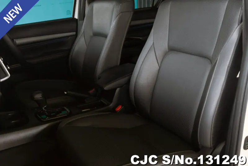 Toyota Hilux in White for Sale Image 4