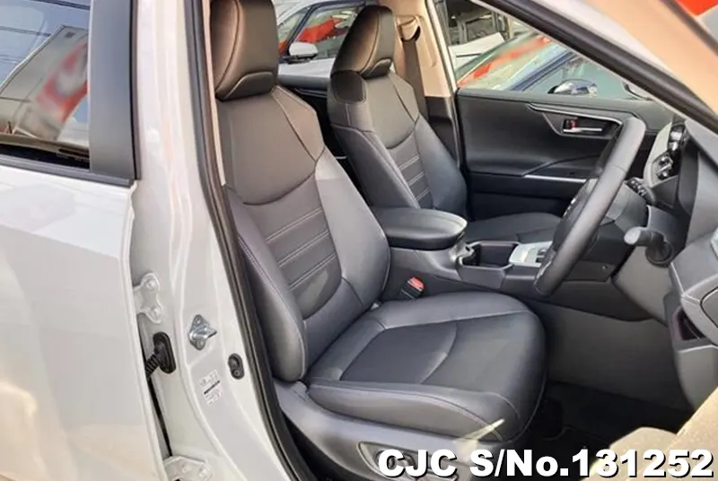 2025 Toyota / Rav4 Stock No. 131252