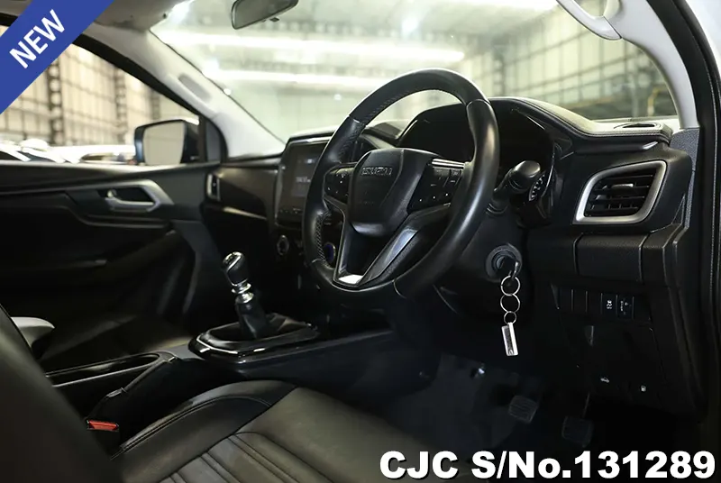 Isuzu D-Max in White for Sale Image 6