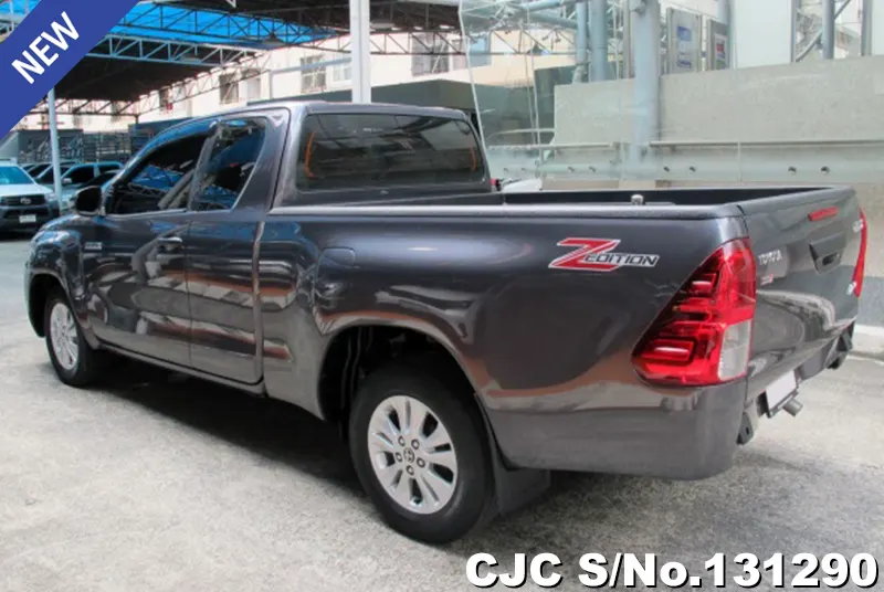 Toyota Hilux in Gray for Sale Image 1