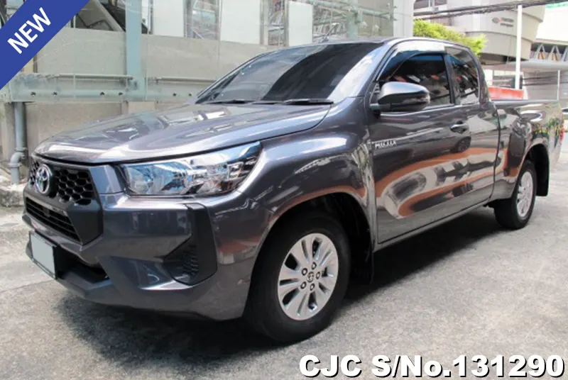 Toyota Hilux in Gray for Sale Image 3