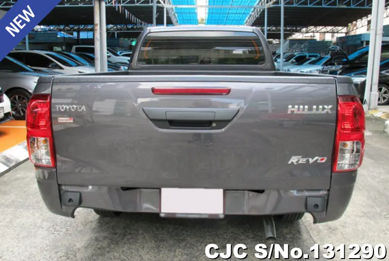 Toyota Hilux in Gray for Sale Image 5