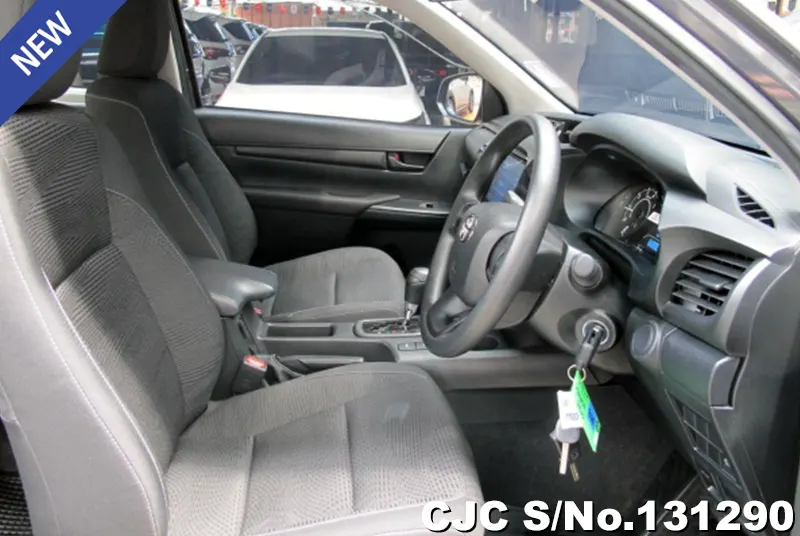 Toyota Hilux in Gray for Sale Image 7