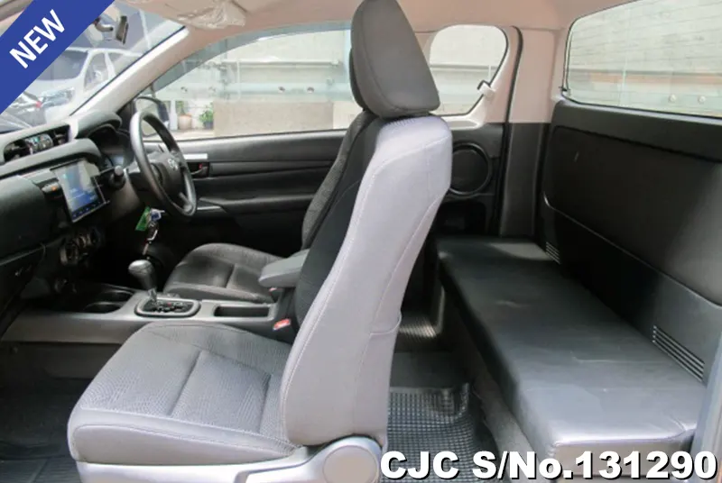 Toyota Hilux in Gray for Sale Image 10