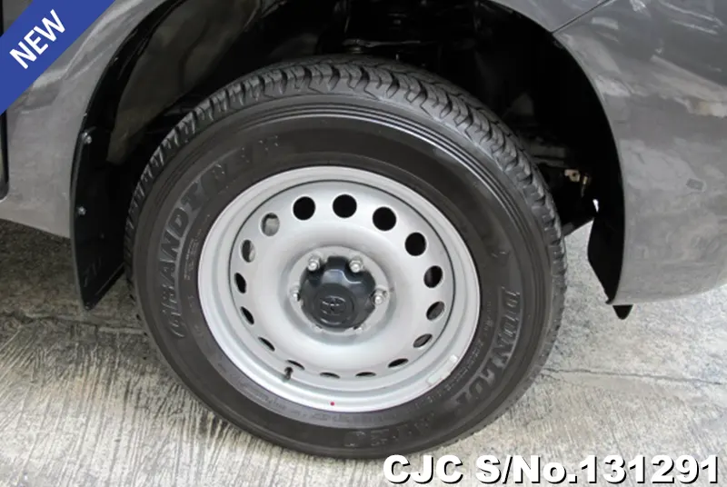 2025 Toyota / Hilux / Revo Stock No. 131291