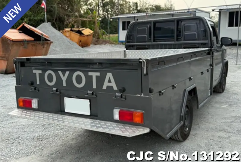 Toyota Hilux in Gray for Sale Image 2