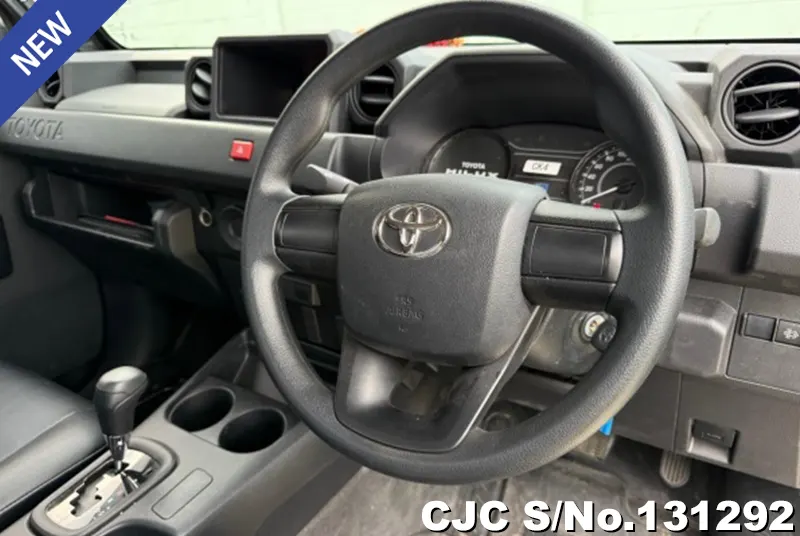Toyota Hilux in Gray for Sale Image 9