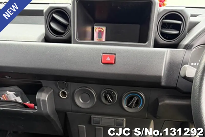 Toyota Hilux in Gray for Sale Image 10