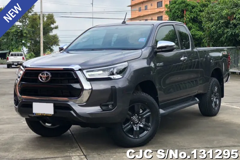 Toyota Hilux in Gray for Sale Image 3
