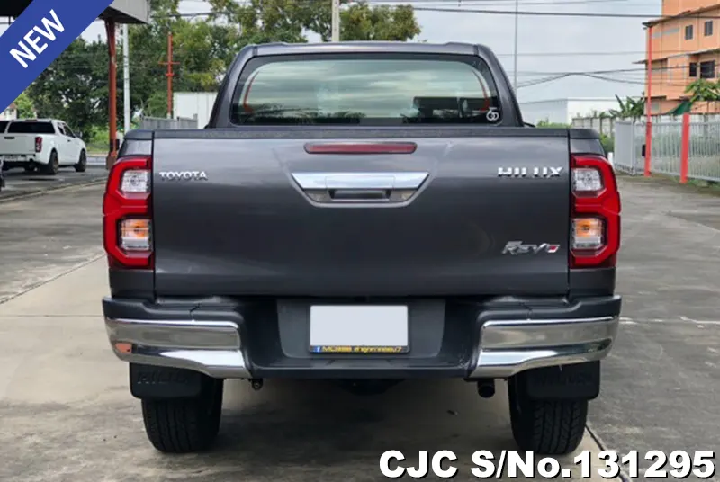 Toyota Hilux in Gray for Sale Image 5
