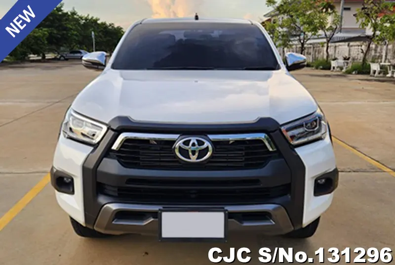 Toyota Hilux in White for Sale Image 1