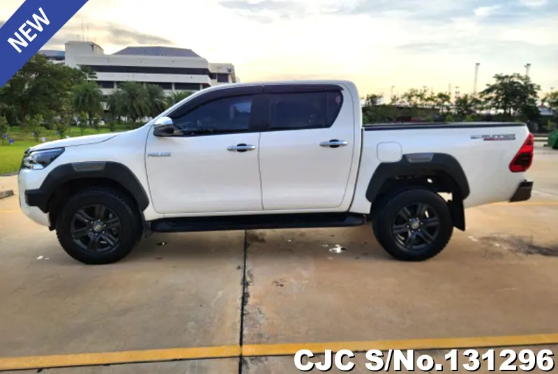 Toyota Hilux in White for Sale Image 4